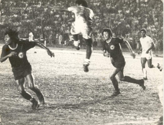 Fotos memorables de los clásicos Olimpia-Motagua