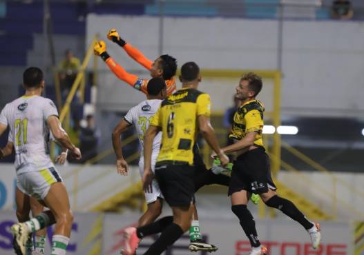 Juticalpa sorprende en el estadio Morazán y derrota a Real España, que se olvidó de ganar