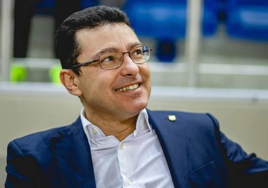 Carles Miñarro murió y el juego del Barcelona - Osasuna se suspendió a petición de los jugadores.