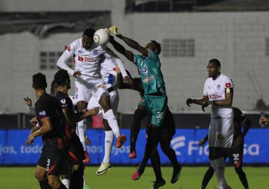 Olimpia liquidó a un Vida respondón; continúa con su invicto y ahora es líder solitario del Clausura 2024