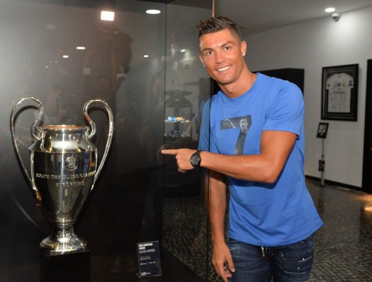 Las divertidas fotos de Cristiano Ronaldo con su clon