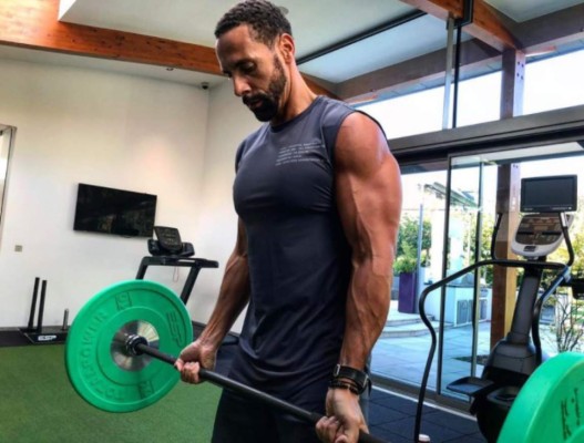 Irreconocibles: Futbolistas que ya están retirados, pero mantienen un físico impresionante