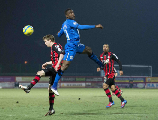 Roger brilla y Wigan avanza en la FA Cup.