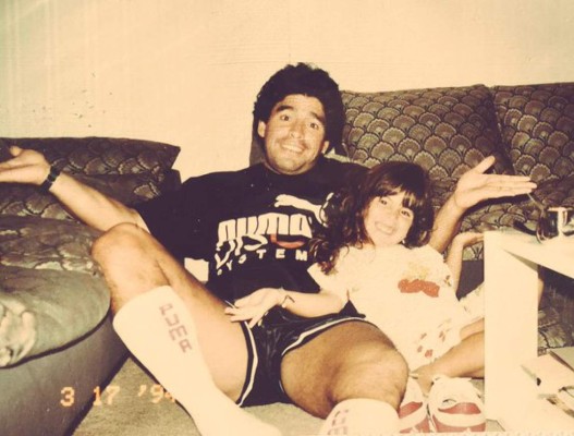 Fotos: Así de especial ha sido Maradona con sus hija Dalma y Gianinna