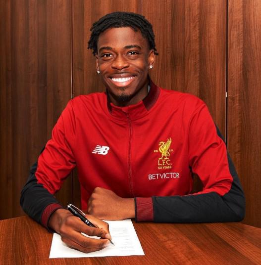 Fue campeón del mundo, jugó en Liverpool y hoy busca trabajo por redes sociales