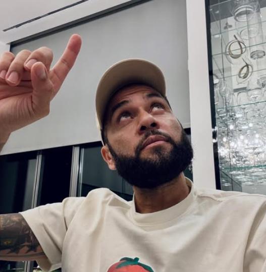 La nueva vida de Dani Alves tras salir de prisión y el pacto que hizo con Dios: Yo ahí adentro, mientras caminaba...