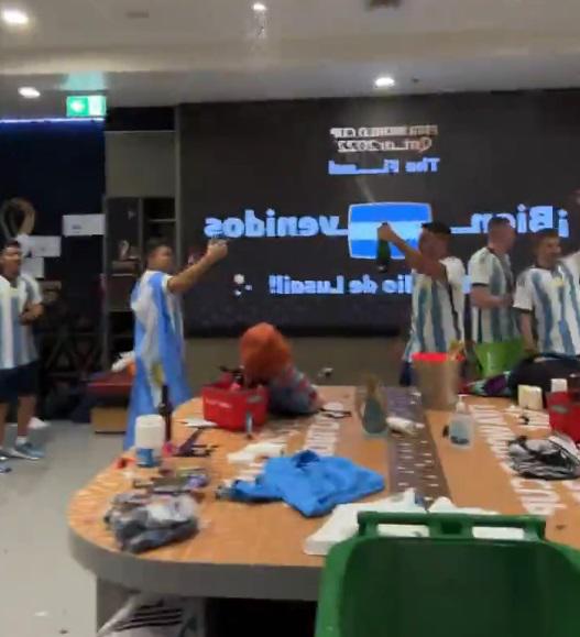 Hubo “perreo intenso”: La celebración íntima de Argentina en su camerino; le dejaron un dardo a Mbappé y Camavinga