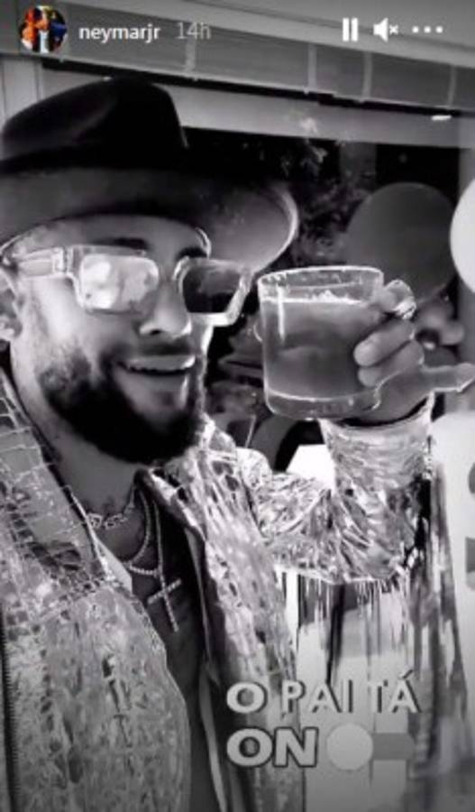 ¡Fiesta de Neymar y Cristiano, beso de Messi! Así recibieron el 2021 los grandes futbolistas del planeta