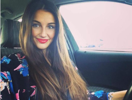 La bella Adriana Pozueco, novia de Theo Hernández, disfruta de Abu Dhabi