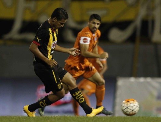 Equilibrio y capacidad de lucha, las nuevas armas de Real España