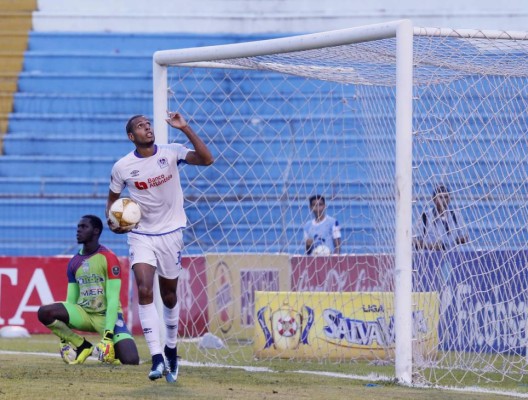 ¡Ofensivo y sin miedo! Olimpia revela su 11 titular para enfrentar al Saprissa