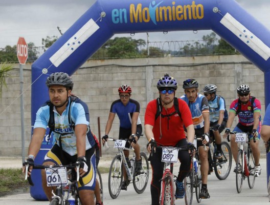 Pedalean para promover la educación de calidad