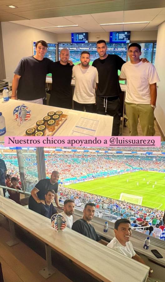 Bielsa y su reacción al ver a Christiansen, los campeones del mundo que vieron el Uruguay-Panamá y Suárez se percató