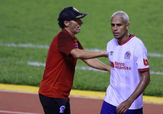 Eddie Hernández aseguró que hubo problemas más fuertes en la etapa de Pedro Troglio.