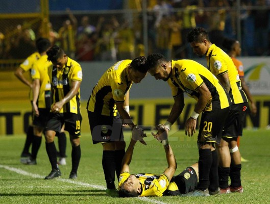 La tristeza de Real España y su gente en la noche que unos Lobos silenciaron el Morazán