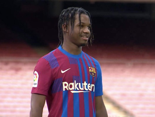 Se inspira en su escudo: Barcelona presenta su nueva camisa para la temporada 2021-22