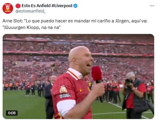 ¿Por qué no les dieron el título? Así festejó Liverpool la Premier League, el gesto de Slot con Jurgen Klopp y selfies de Salah