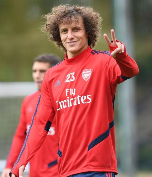 David Luiz jugará la Champions con 38 años: firmó con uno de los equipos más humildes y enfrentará a su ex