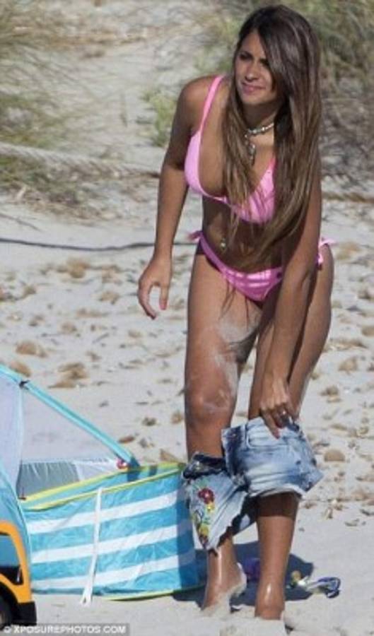 ¡Mamá otra vez! Antonela Rocuzzo y 12 de sus fotografías más atrevidas