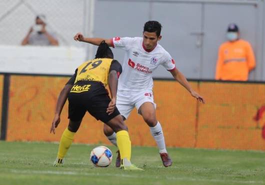 Pedro Troglio echa mano de la cantera: Seis jugadores formados en Olimpia fueron titulares en la ida de la final