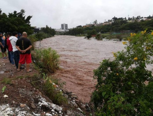 FOTOS: Caos y destrucción en Tegucigalpa por fuertes lluvias