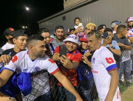 ¡El invasor que detuvó seguridad! Así se vivió en imágenes el amistoso entre Olimpia-Motagua en Charlotte