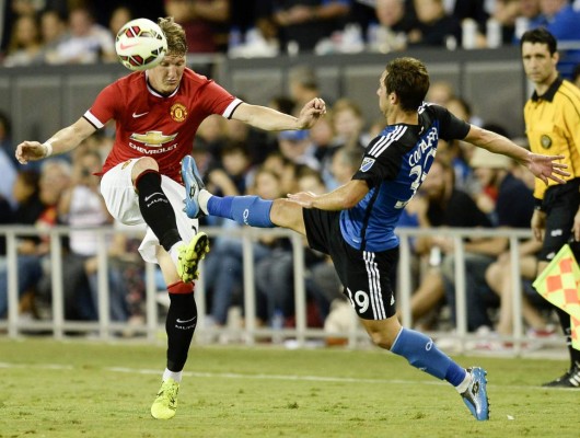 Manchester United venció fácilmente al San José con 'Muma' de titular