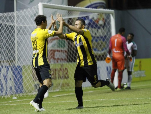 NO SE VIO: La emoción del 'Tato', el gesto del Chino y la bella chica