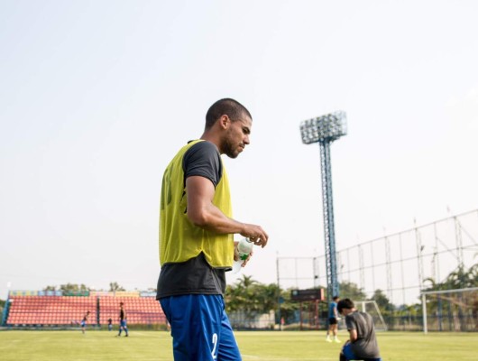 Así es la vida de Elías Argueta y Luis Galo en Taiwán; comidas raras y un idioma difícil