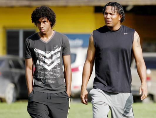 ¡Un sueño hecho realidad! Los padres que han logrado dirigir a sus hijos en el fútbol hondureño