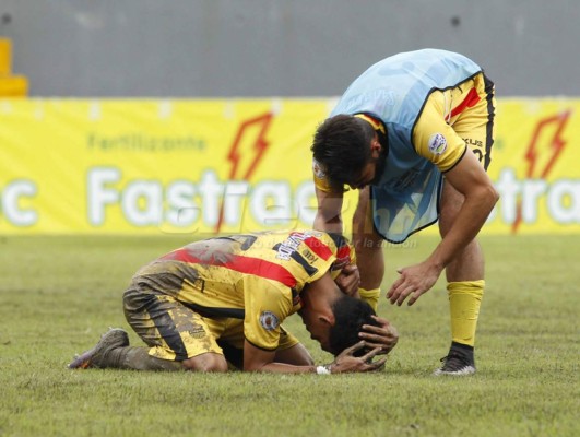 CURIOSAS: Lágrimas, frustración y el noble gesto del Real Sociedad en el Morazán