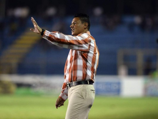 RUMORES Y FICHAJES: Pavón quiere armar equipón con el Vida, Tyson tiene ofertas