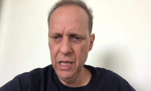 La dura enfermedad que tiene el famoso narrador que se casó con su hermanastra: “A mí me tocó esto...”