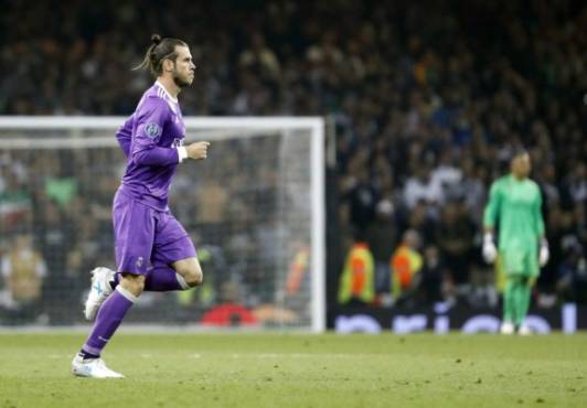 GRA537. CARDIFF (REINO UNIDO), 03/06/2017.- El delantero galés del Real Madrid, Gareth Bale, ingresa en el terreno de juego durante la final de la Liga de Campeones que disputan frente a la Juventus en el estadio Millennium de Cardiff. EFE/Chema Moya.