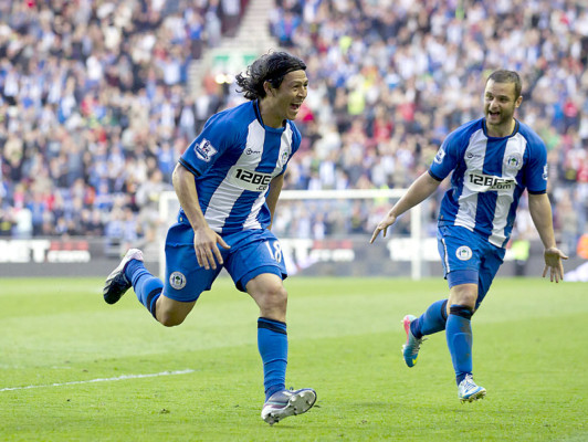 Roger Espinoza se estrena con golazo en la Premier