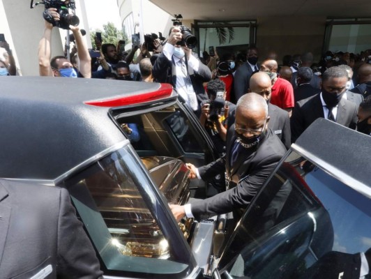 Las dolorosas imágenes del funeral de George Floyd: su último adiós y será enterrado al lado de su madre