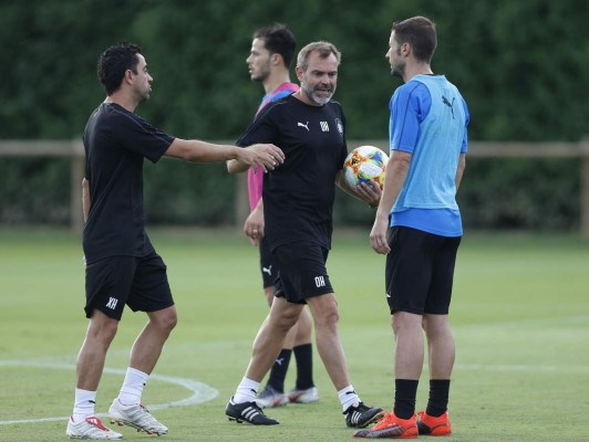 La nueva faceta de Xavi Hernández, el 'motorcito' de Terrassa que espera triunfar como entrenador&nbsp;&nbsp;