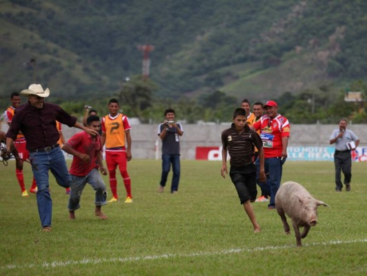 Las extrañas cosas que se han visto en juegos de Liga Nacional de Honduras