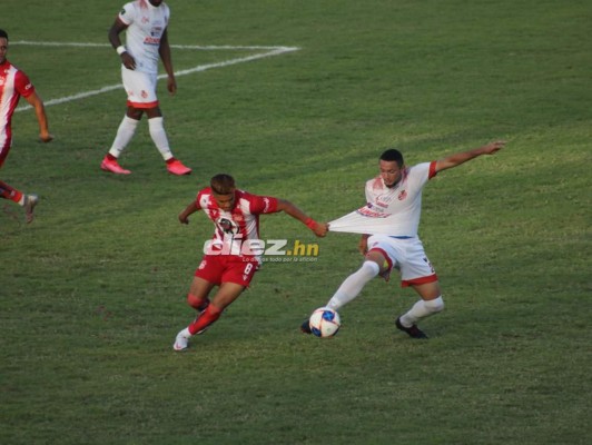 Curiosas: Oración, chicas en el estadio Ceibeño y el bonito homenaje de Obed Enamorado a Pololo