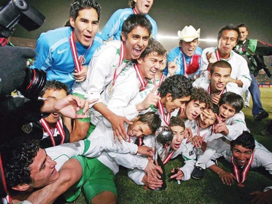 FOTOS: Se cumplen 10 años del primer campeonato mundial logrado por México