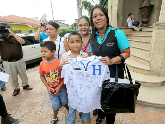 Selección de Honduras da alegría a pacientes renales