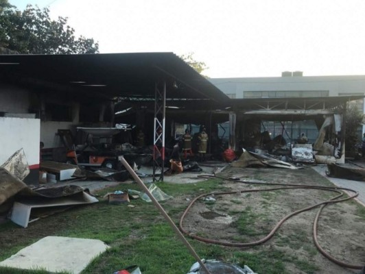 Desgarradoras imágenes: Tristeza y llanto en complejo del Flamengo tras voraz incendio