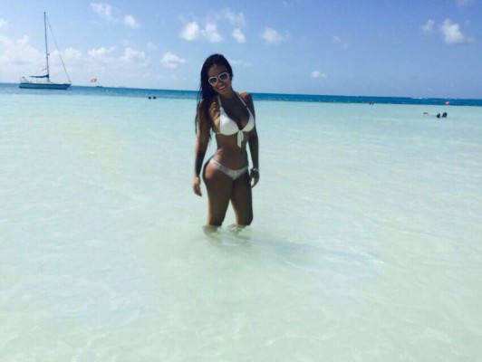 Angie Quesada, la sexy aficionada del equipo de Rojas, Garrido y López que quiere ganar el Clásico