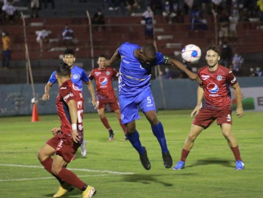 Lágrimas y tristeza: así fue el último día y despedida de 'Chato' Padilla en el Victoria