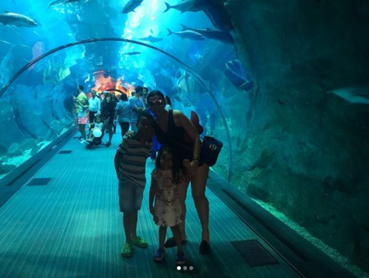 Las vacaciones en Dubái de Virginia Varela, la bella esposa de Emilio Izaguirre