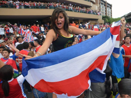 Costa Rica celebra con locura su pase histórico a cuartos de final