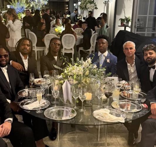 Militao se casó con una bella modelo y los únicos tres jugadores del Real Madrid en la boda: ¡se robaron el show!