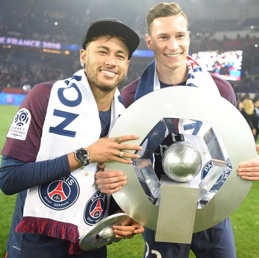 Se marchó del PSG tras seis años y en un acto de total franqueza lo admite: “Me fui por dinero”