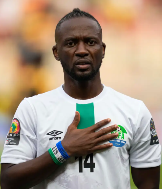 No es broma: futbolista se pierde su propia boda por cumplir órdenes del club... ¡y envía a su hermano en su lugar!