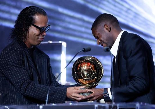 Dembélé rechazó la millonaria propuesta del PSG: el salario que está pidiendo para quedarse en el club